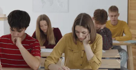 Sınav Kaygısı Nedir? Nedenleri, Belirtileri ve Etkili Çözüm Yolları
